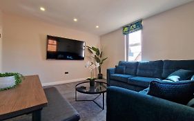 Dysa Clifton Apartments